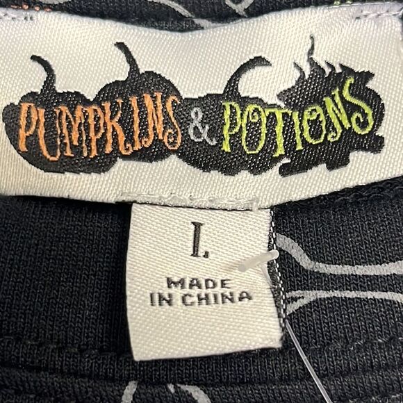 Pumpkins & Potions Skulls and Bones Long Sleeves Crewneck Pullover Shirt- Large - Picture 13 of 15